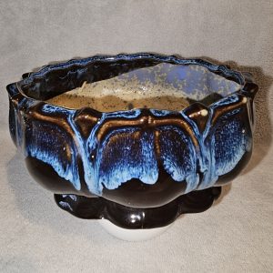Pot de fleurs bleu profond céramique glaçage lotus modèle rond